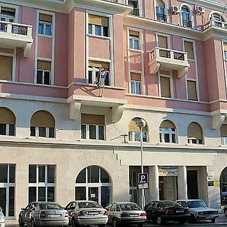Гостьовий будинок With Wifi - 25330 3*